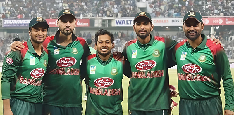 বাংলাদেশের শীর্ষ ১০ ক্রিকেটারের রান ও উইকেটের তুলনামূলক বিশ্লেষণ